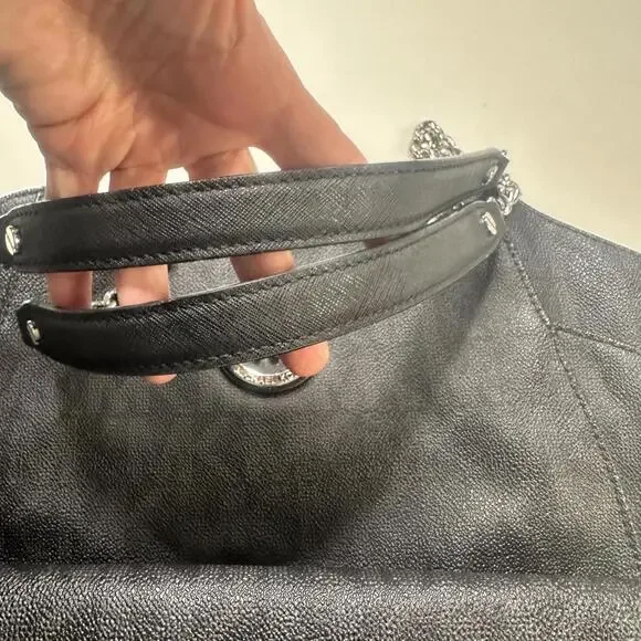 Michael Kors Leather Jet Set Tote Bag - Picture 10 of 11